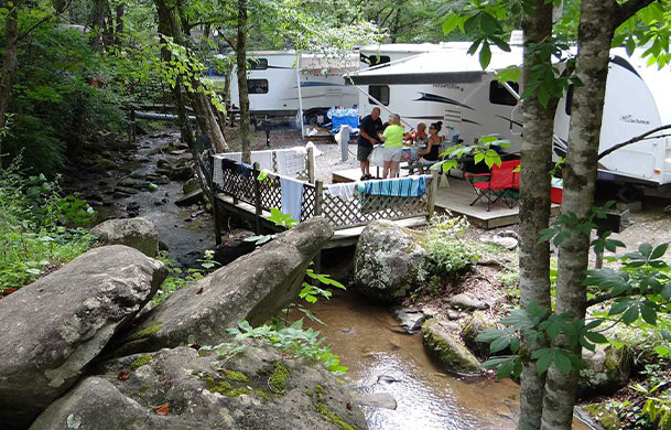 W/E-Streamside 30 Amp RV Site